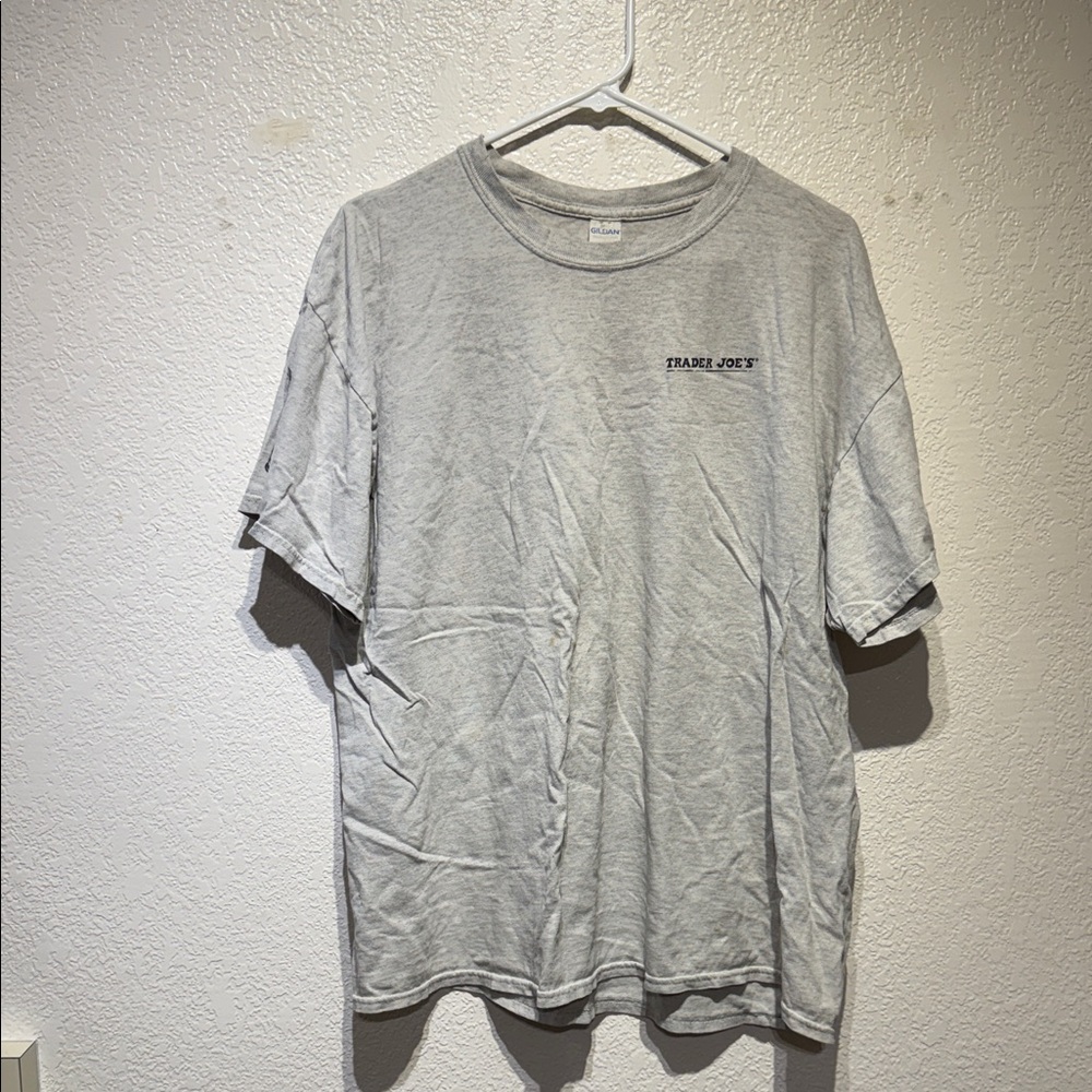 Vintage Trader Joe’s Shirt Gildan Light Gray Men's Short Sleeve Tee